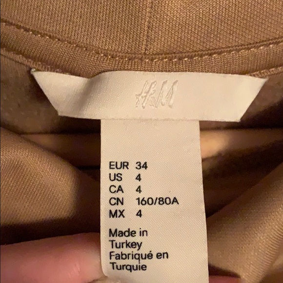 Gold Cropped Turtleneck 💛 - Picture 4 of 5